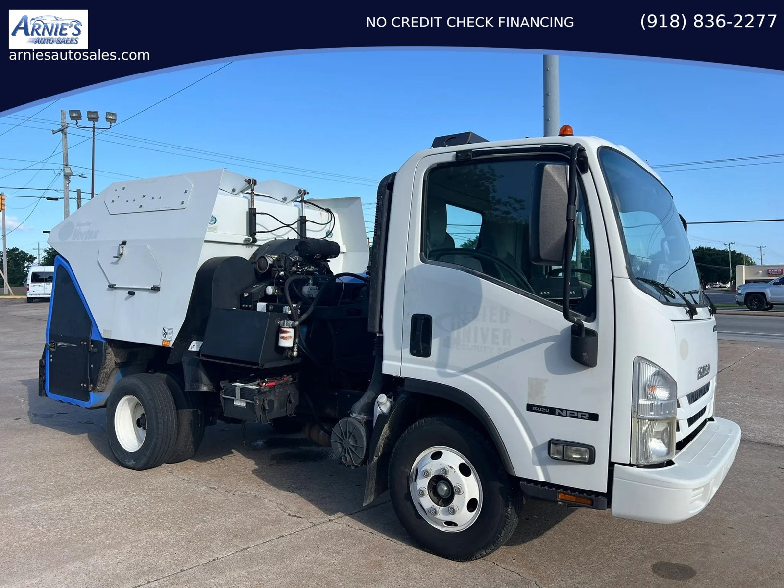 Used 2016 Isuzu NPR RWD image 4