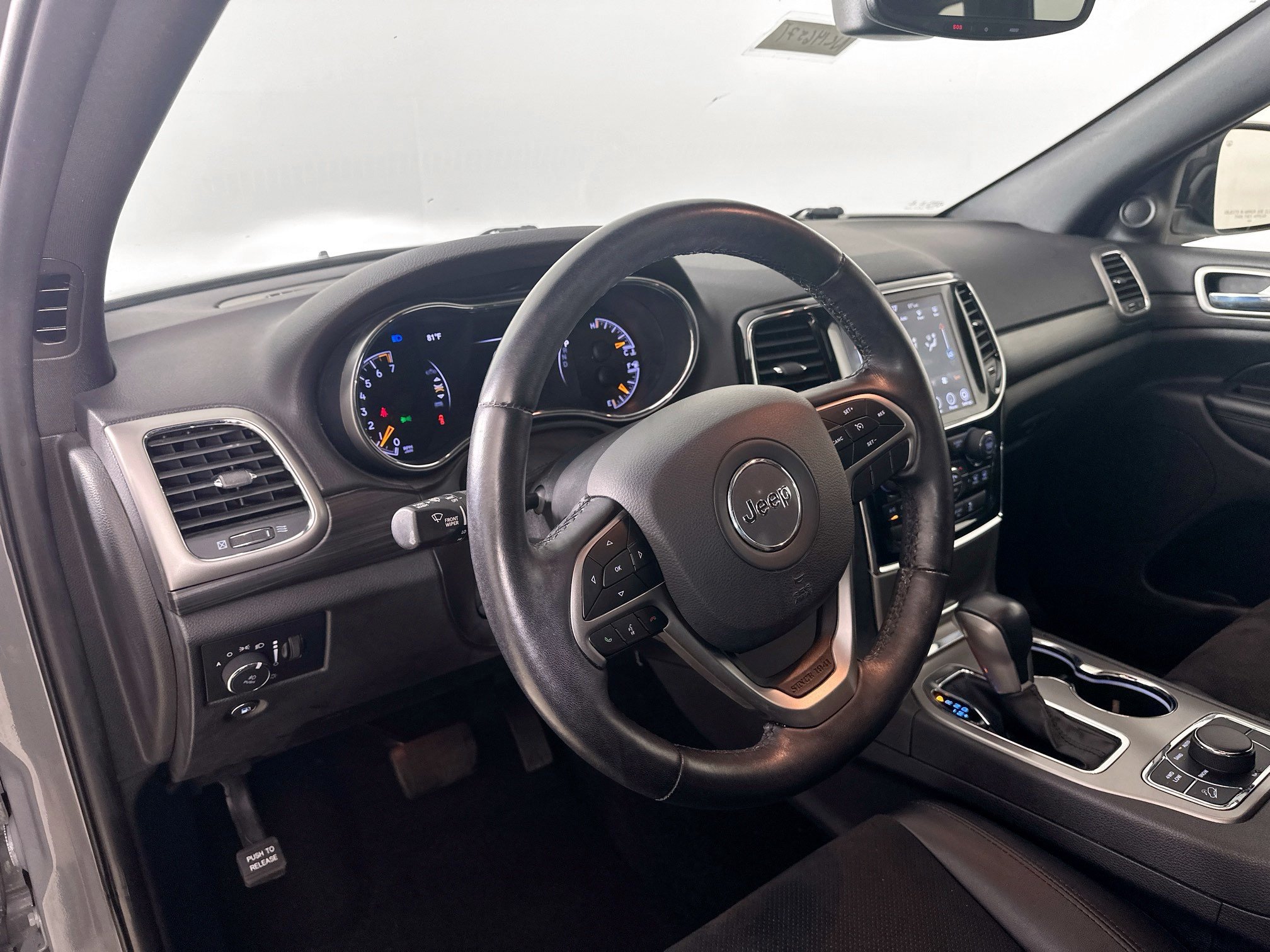 Used 2022 Jeep Grand Cherokee Laredo X AWD/4WD image 9
