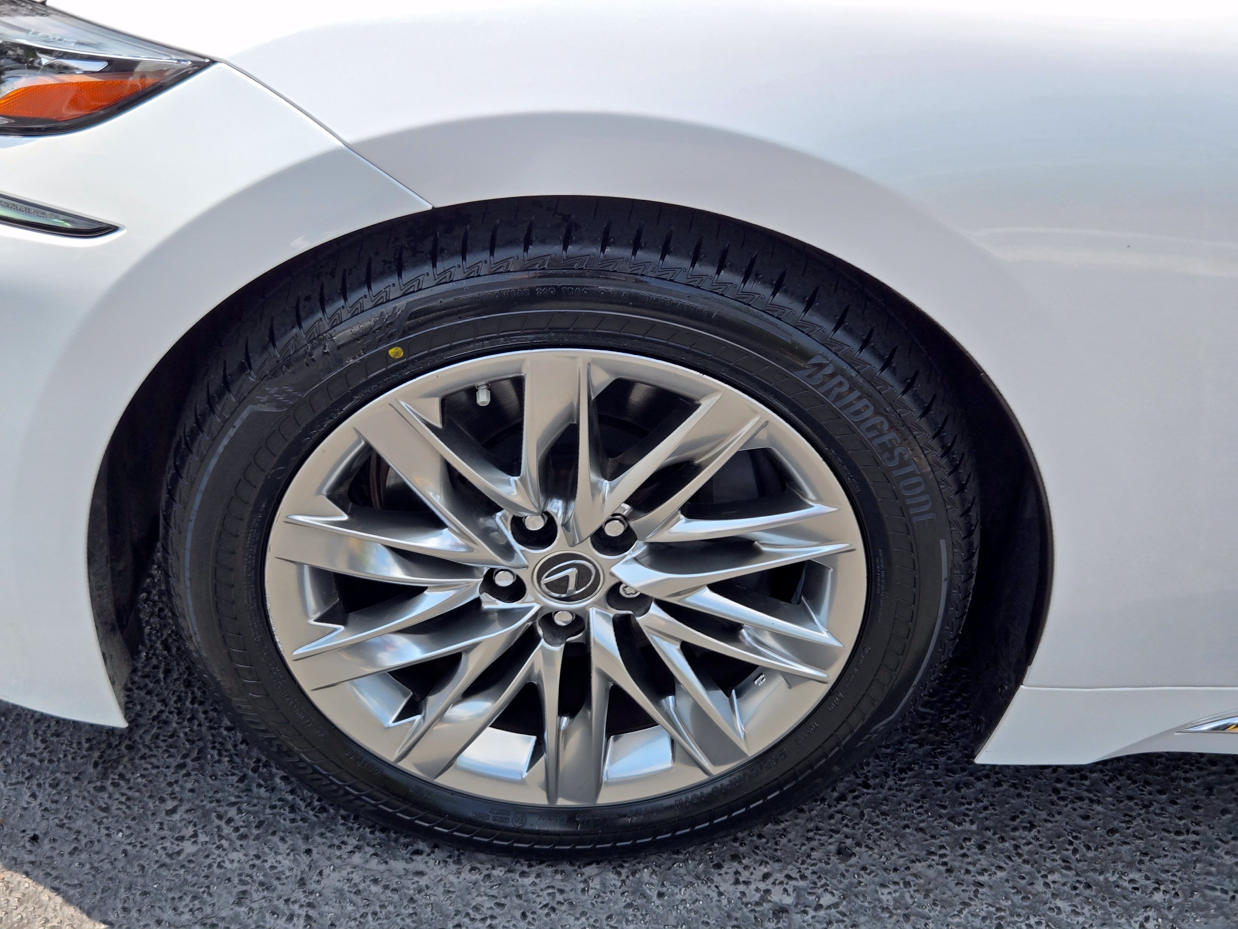 Used 2019 Lexus LS 500 w/ Accessory Package (Z1) RWD image 10