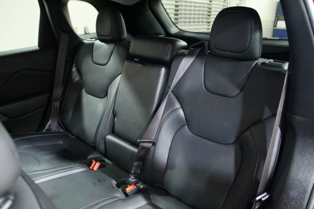Used 2019 Jeep Cherokee Limited AWD/4WD image 29