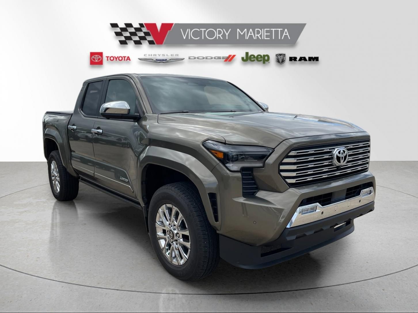 Used 2024 Toyota Tacoma Limited w/ Limited Package (LT) AWD/4WD image 7