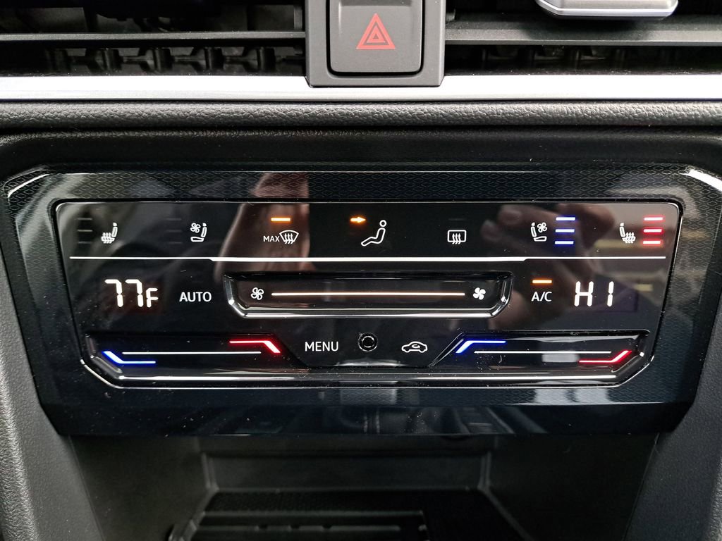 New 2025 Volkswagen Taos SEL image 23