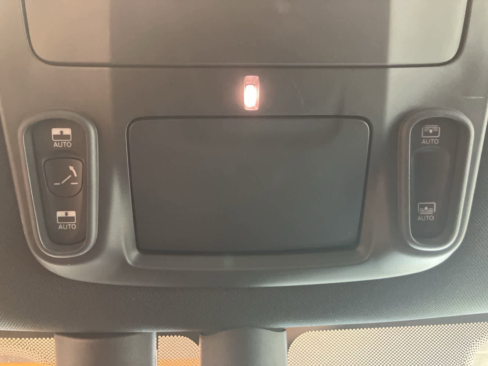 Used 2020 Chrysler Pacifica Touring-L FWD image 25