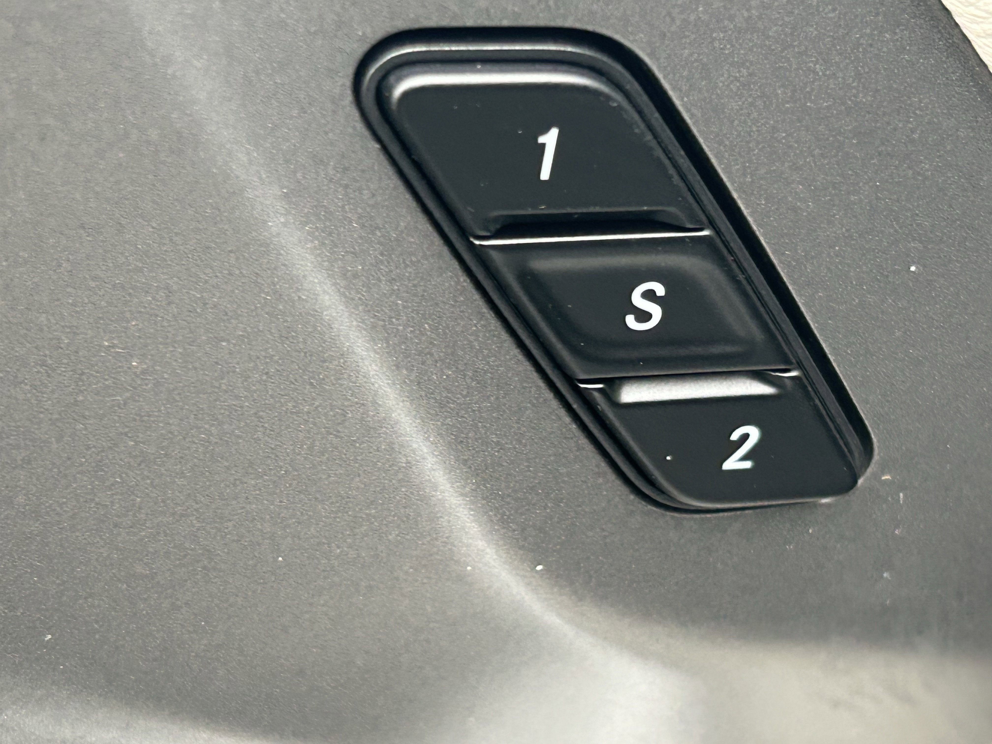 Used 2024 Chrysler Pacifica Touring-L image 14