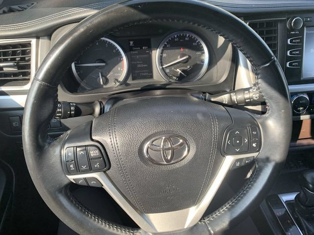 Used 2018 Toyota Highlander XLE AWD/4WD image 19