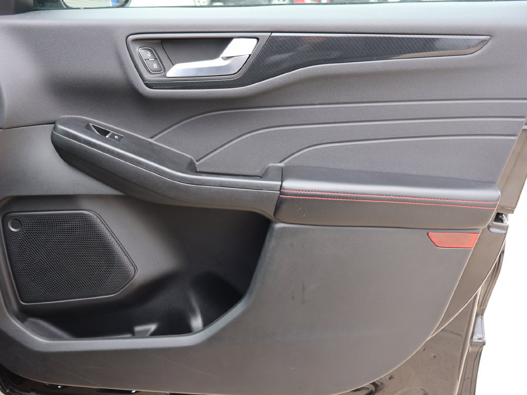 Used 2025 Ford Escape ST-Line AWD/4WD image 7