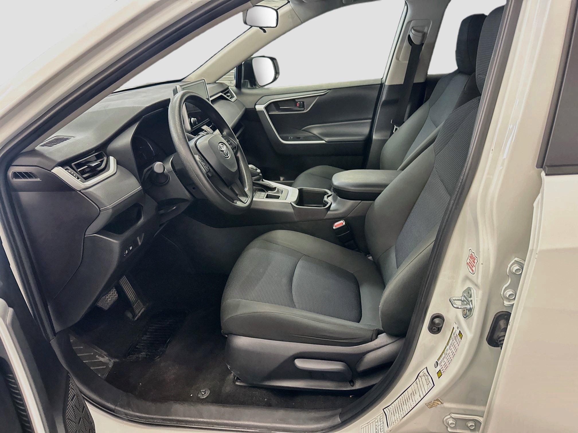 Used 2025 Toyota RAV4 LE AWD/4WD image 13