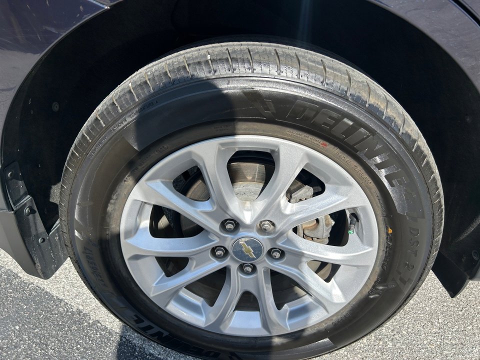 Used 2020 Chevrolet Equinox LT FWD image 23