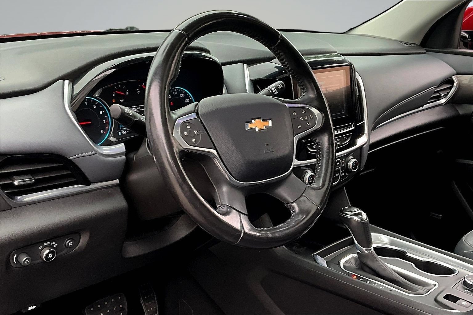 Used 2019 Chevrolet Traverse LT w/ LT Premium Package AWD/4WD image 17