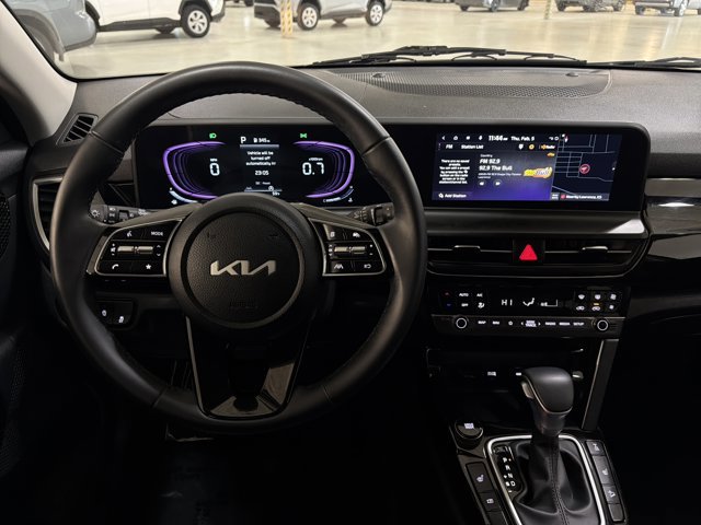 Used 2025 Kia Seltos S image 27