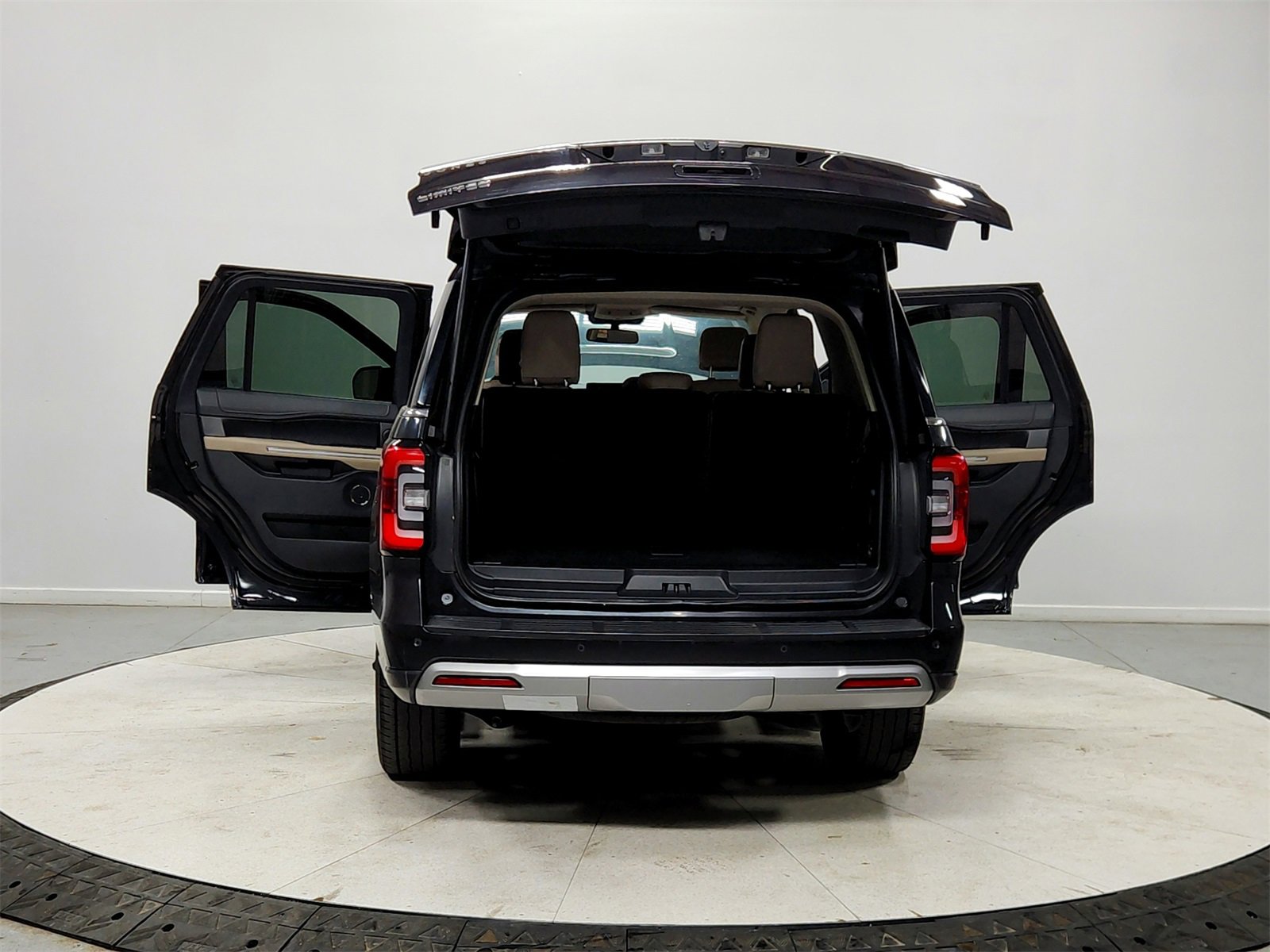 Used 2024 Ford Expedition Limited image 14