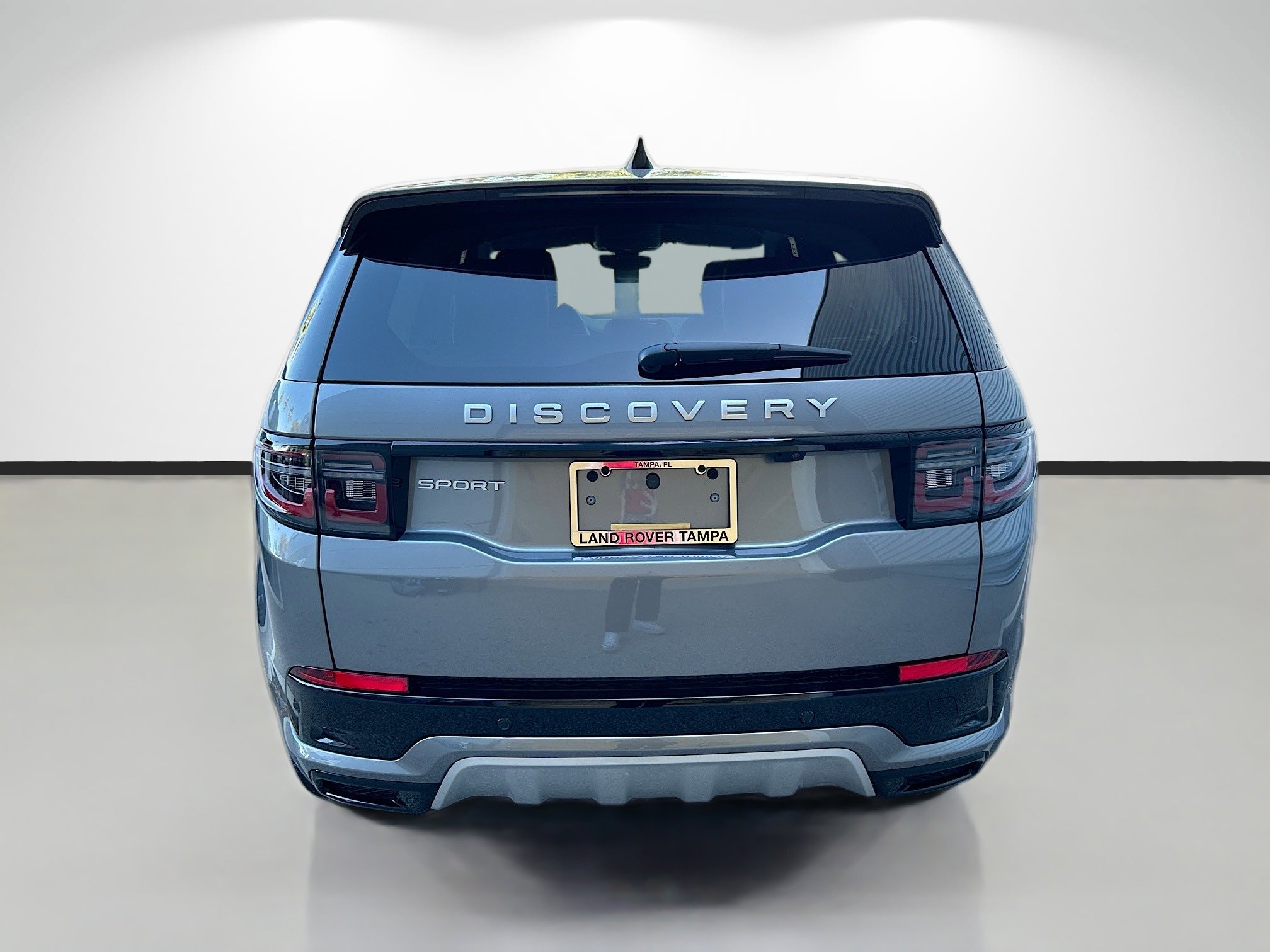Used 2025 Land Rover Discovery Sport S image 5