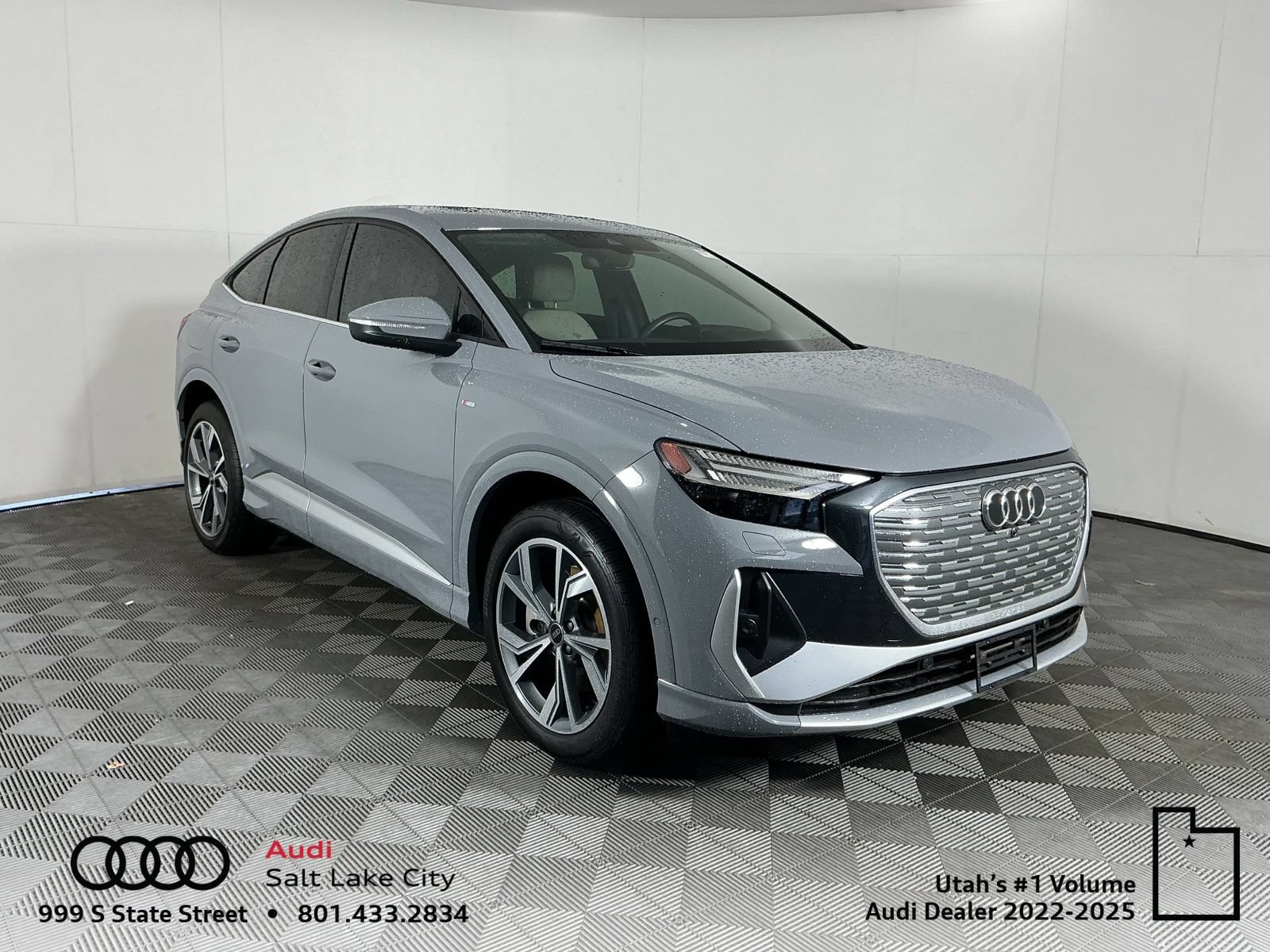 Used 2023 Audi Q4 e-tron Prestige AWD/4WD image 1