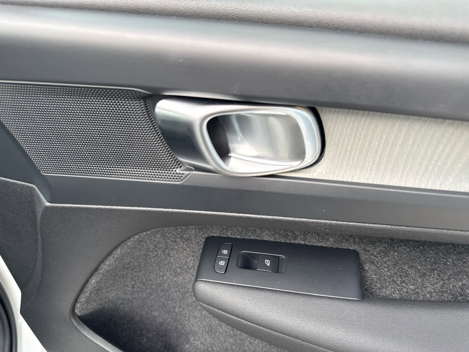 Used 2026 Volvo XC40 B5 Plus w/ Protection Package Premier image 28