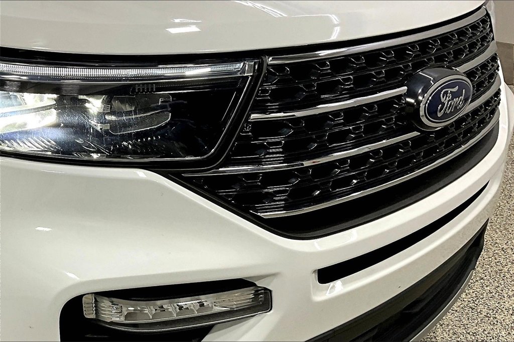 Used 2023 Ford Explorer XLT w/ Equipment Group 202A image 32