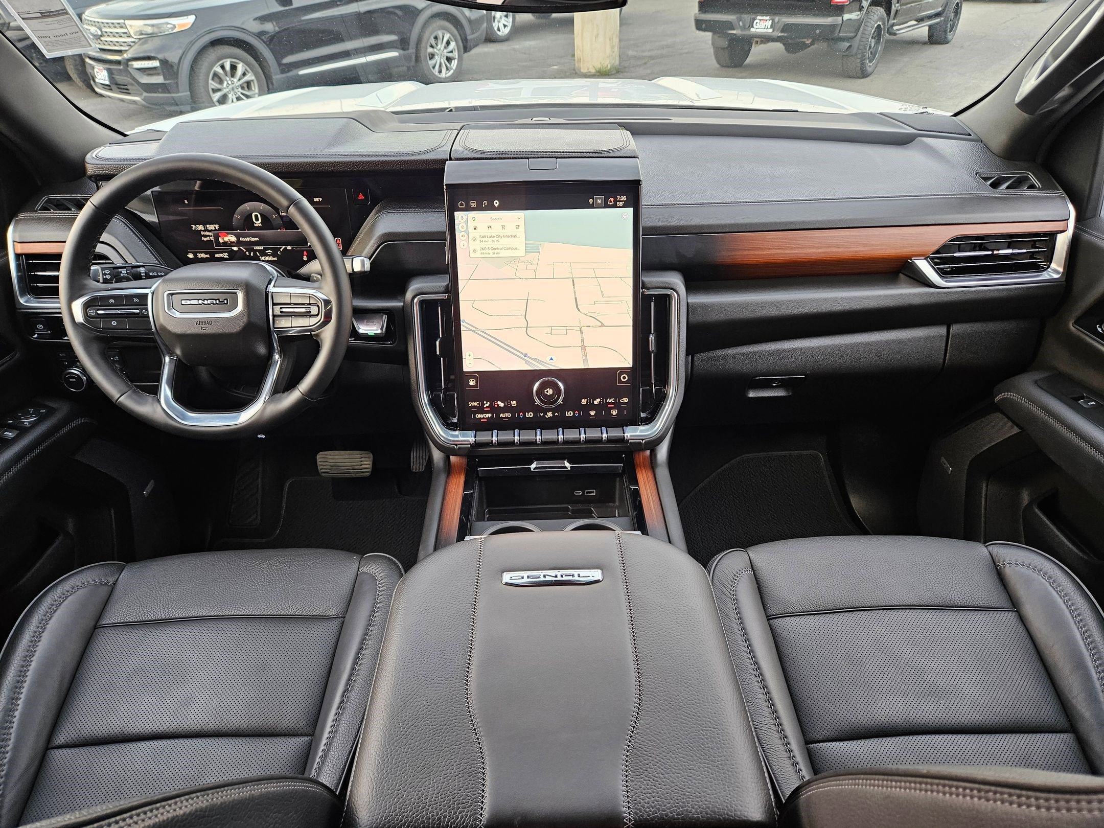 Used 2025 GMC Yukon Denali image 31