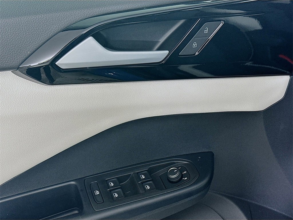 New 2026 Volkswagen Taos S image 21