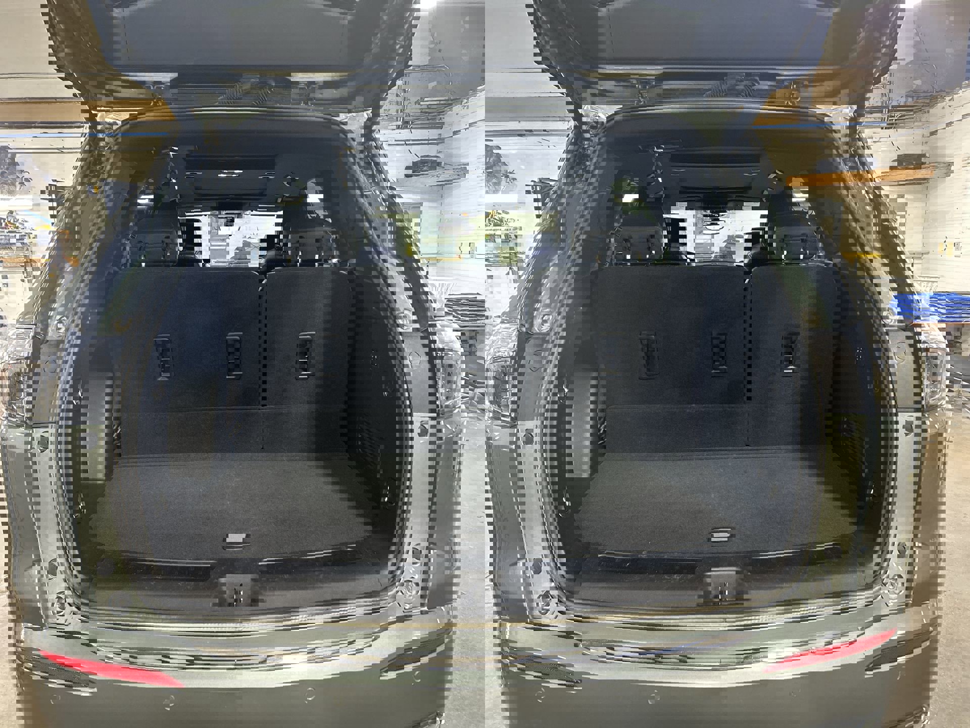 Certified 2024 Buick Enclave Avenir w/ Avenir Technology Package image 28