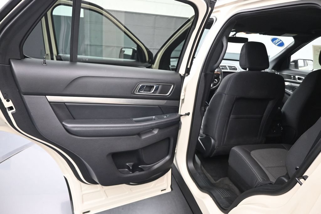 Certified 2018 Ford Explorer XLT w/ Equipment Group 201A FWD image 12