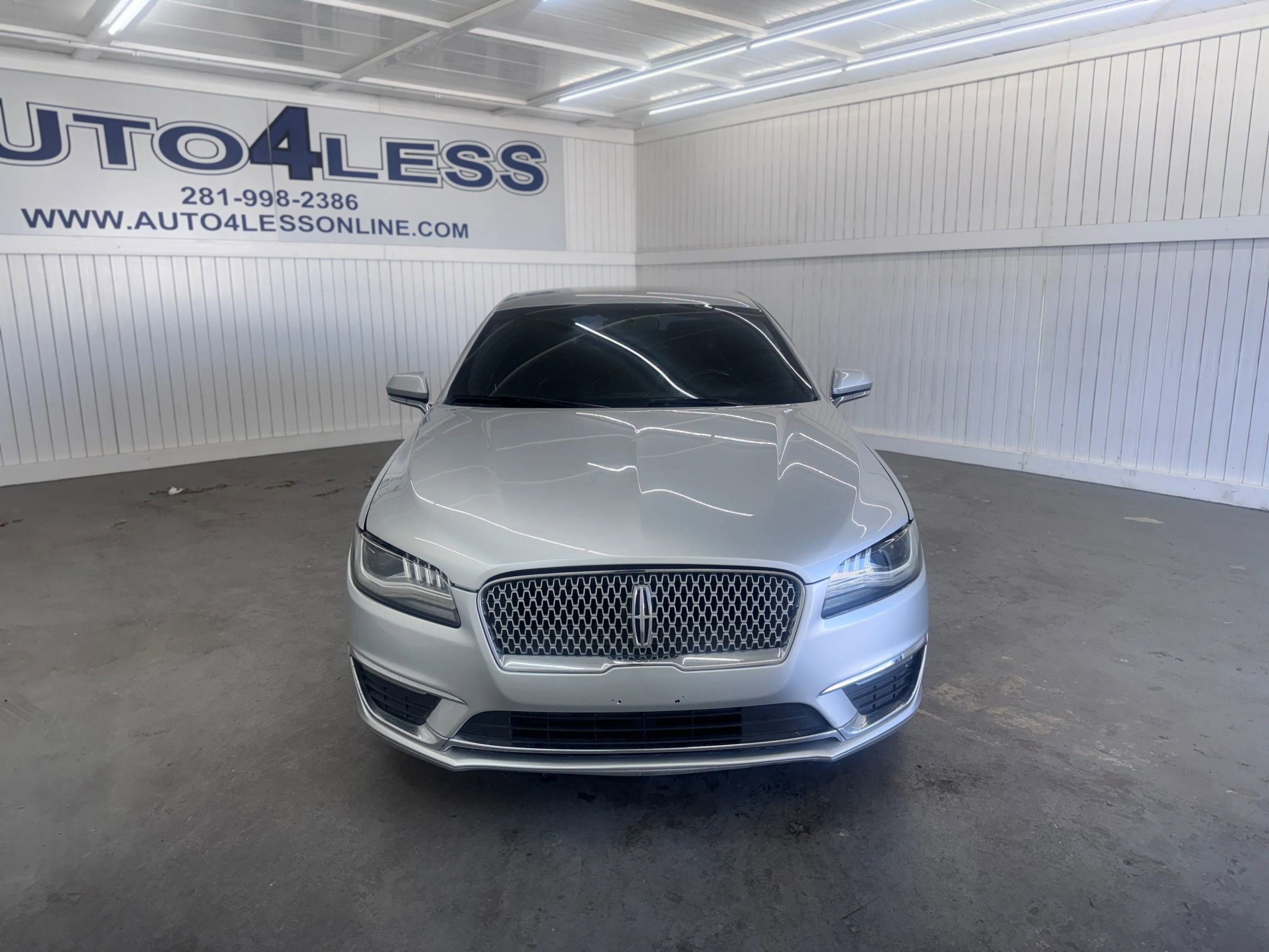 Used 2017 Lincoln MKZ Select image 2
