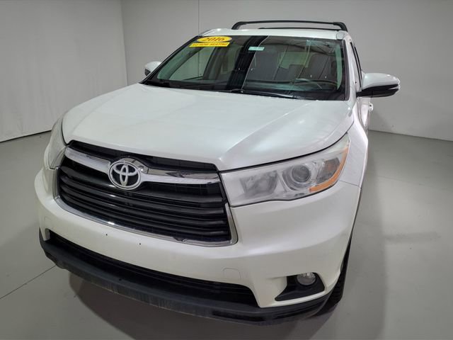Used 2016 Toyota Highlander XLE image 12