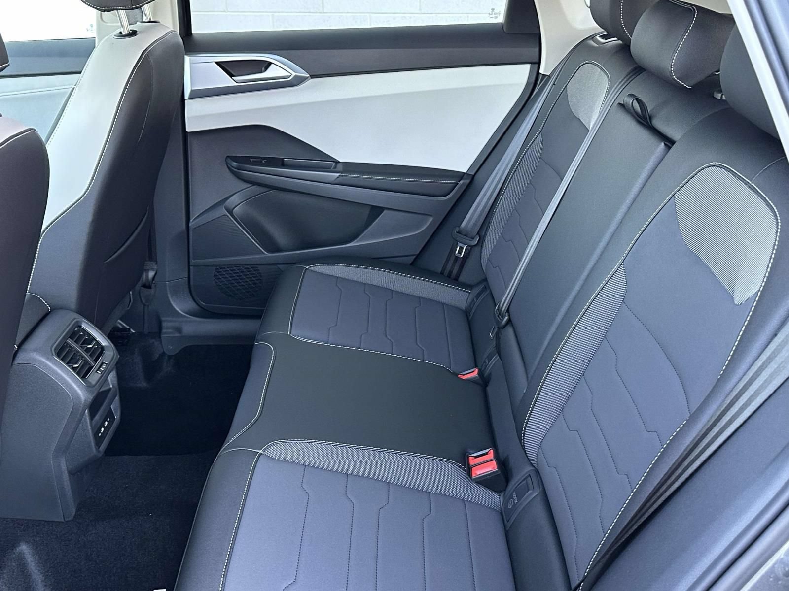 New 2026 Volkswagen Taos SE AWD/4WD image 13