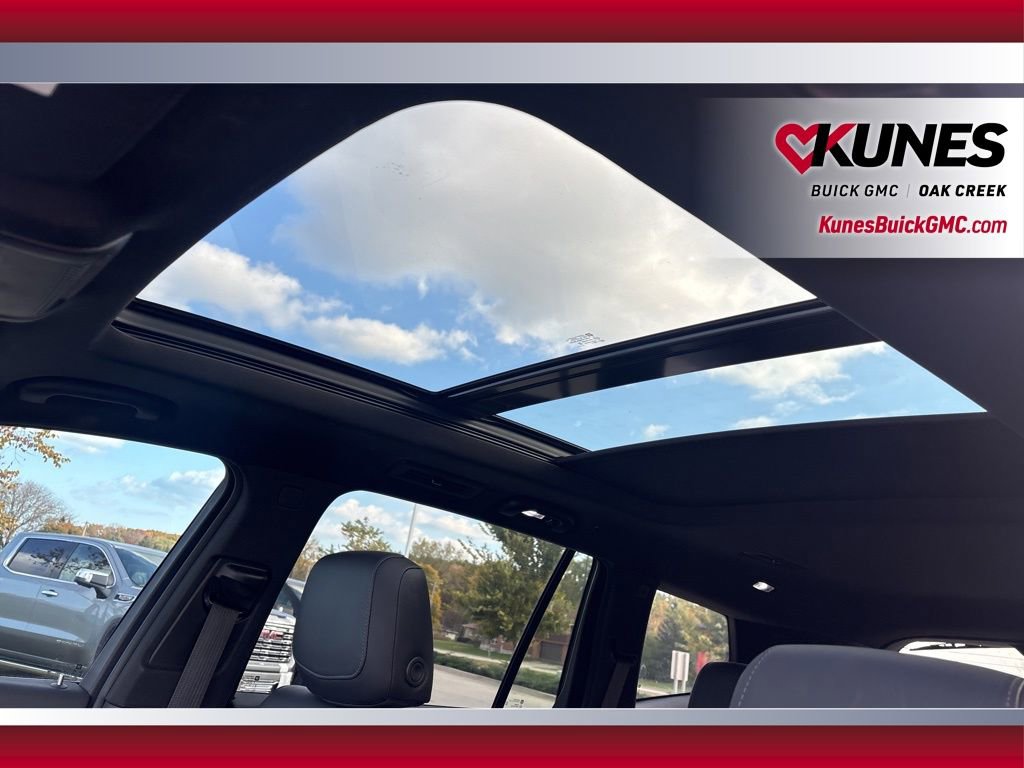 Used 2023 Cadillac XT6 Sport w/ Technology Package image 13