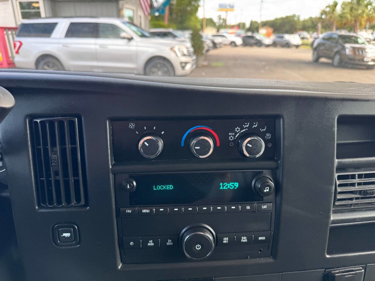 Used 2016 Chevrolet Express 2500 RWD image 19