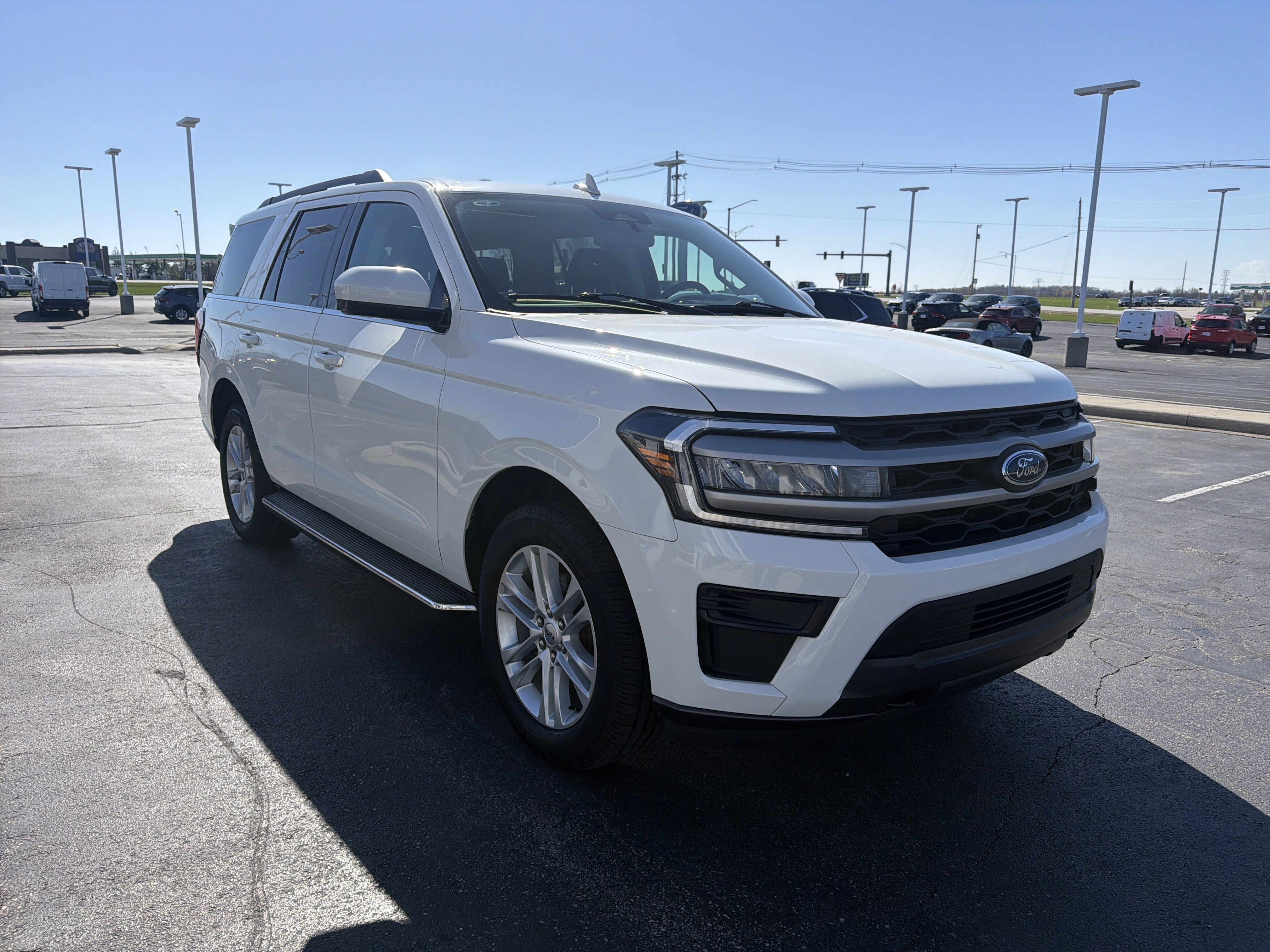 Used 2023 Ford Expedition XLT AWD/4WD image 4