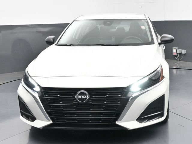 Used 2025 Nissan Altima 2.5 SV FWD image 41