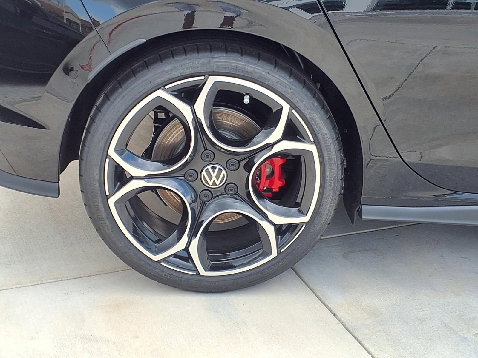 New 2026 Volkswagen GTI Autobahn image 4