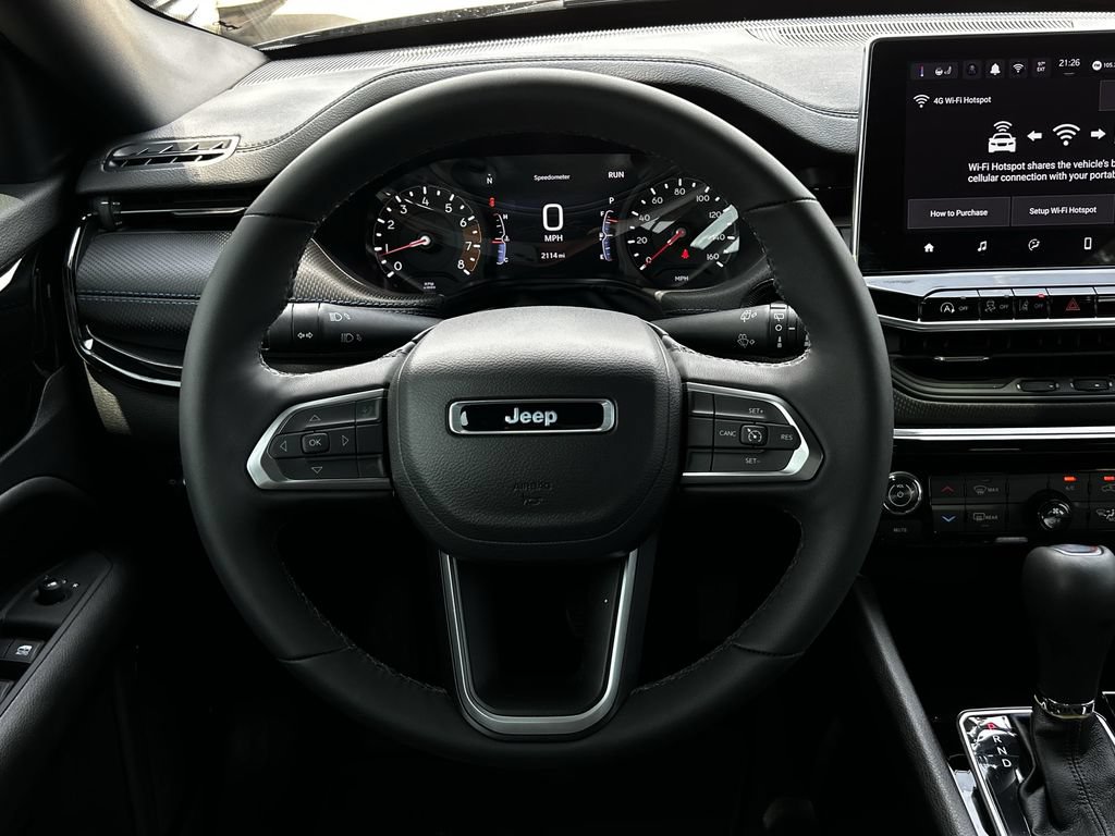 Used 2026 Jeep Compass Latitude AWD/4WD image 14