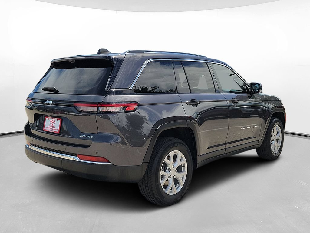 Used 2023 Jeep Grand Cherokee Limited w/ Luxury Tech Group II RWD image 4