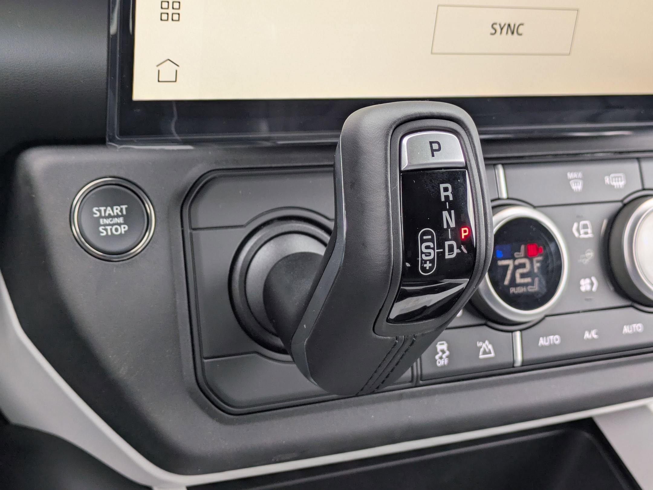 New 2026 Land Rover Defender 110 X-Dynamic SE image 17