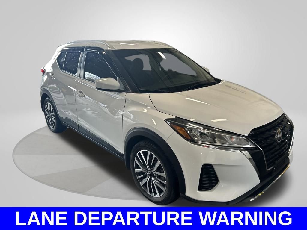 Used 2022 Nissan Kicks SV image 4