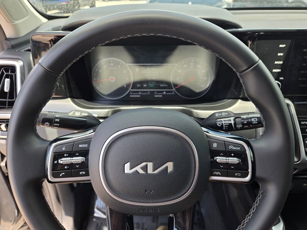 Used 2022 Kia Sorento S w/ Panoramic Sunroof Package FWD image 29