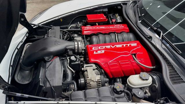 Used 2013 Chevrolet Corvette Convertible image 30