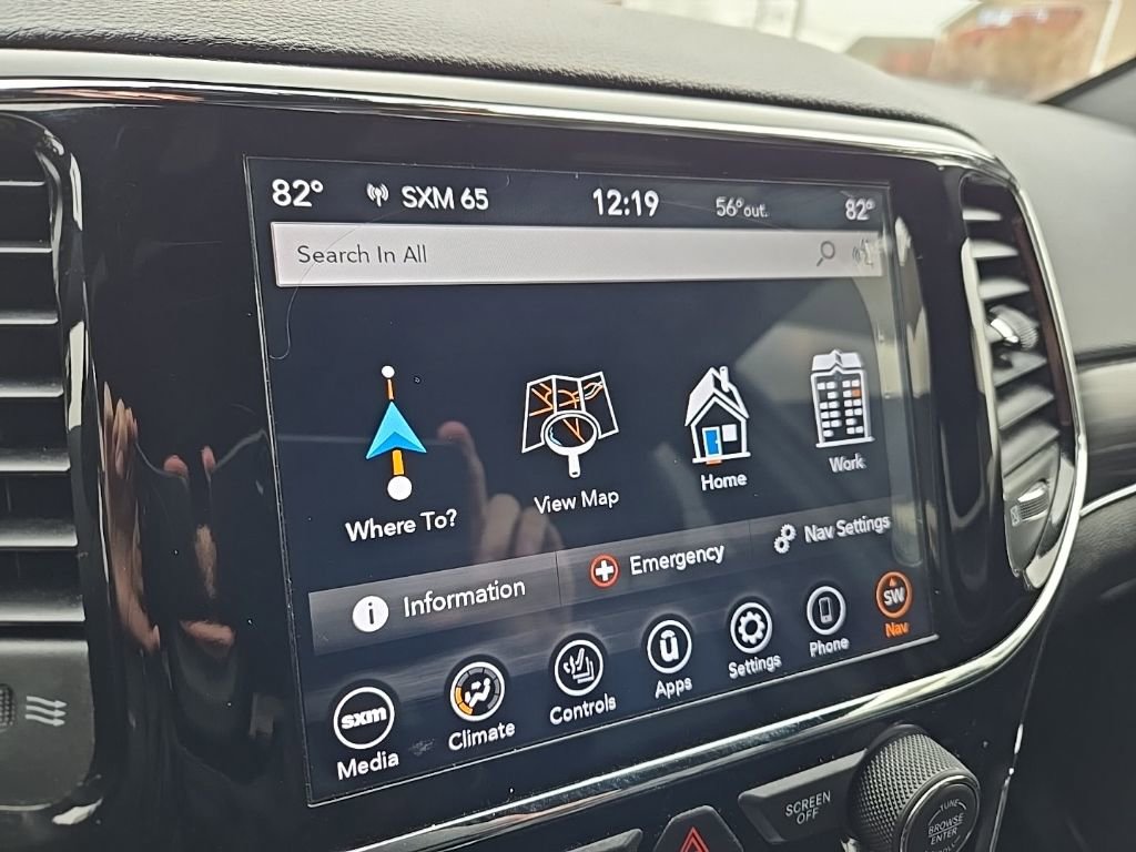 Used 2020 Jeep Grand Cherokee Limited image 32