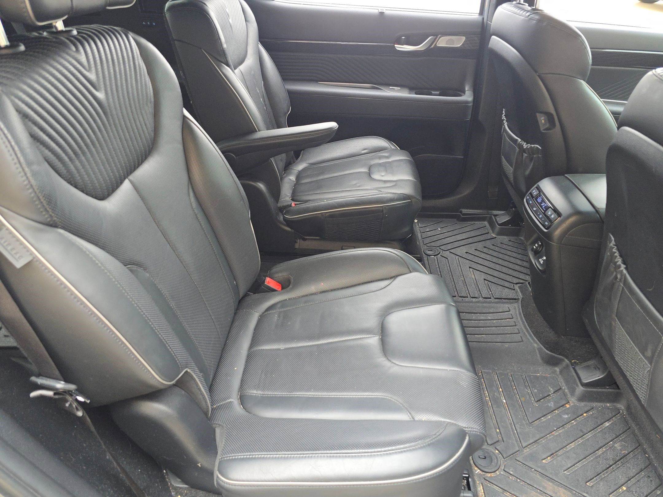 Used 2024 Hyundai Palisade Calligraphy image 28