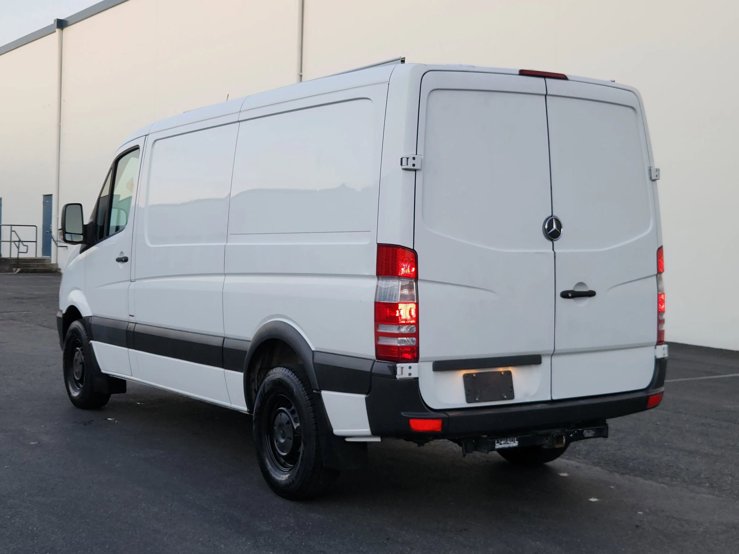 Used 2016 Mercedes-Benz Sprinter 2500 image 3