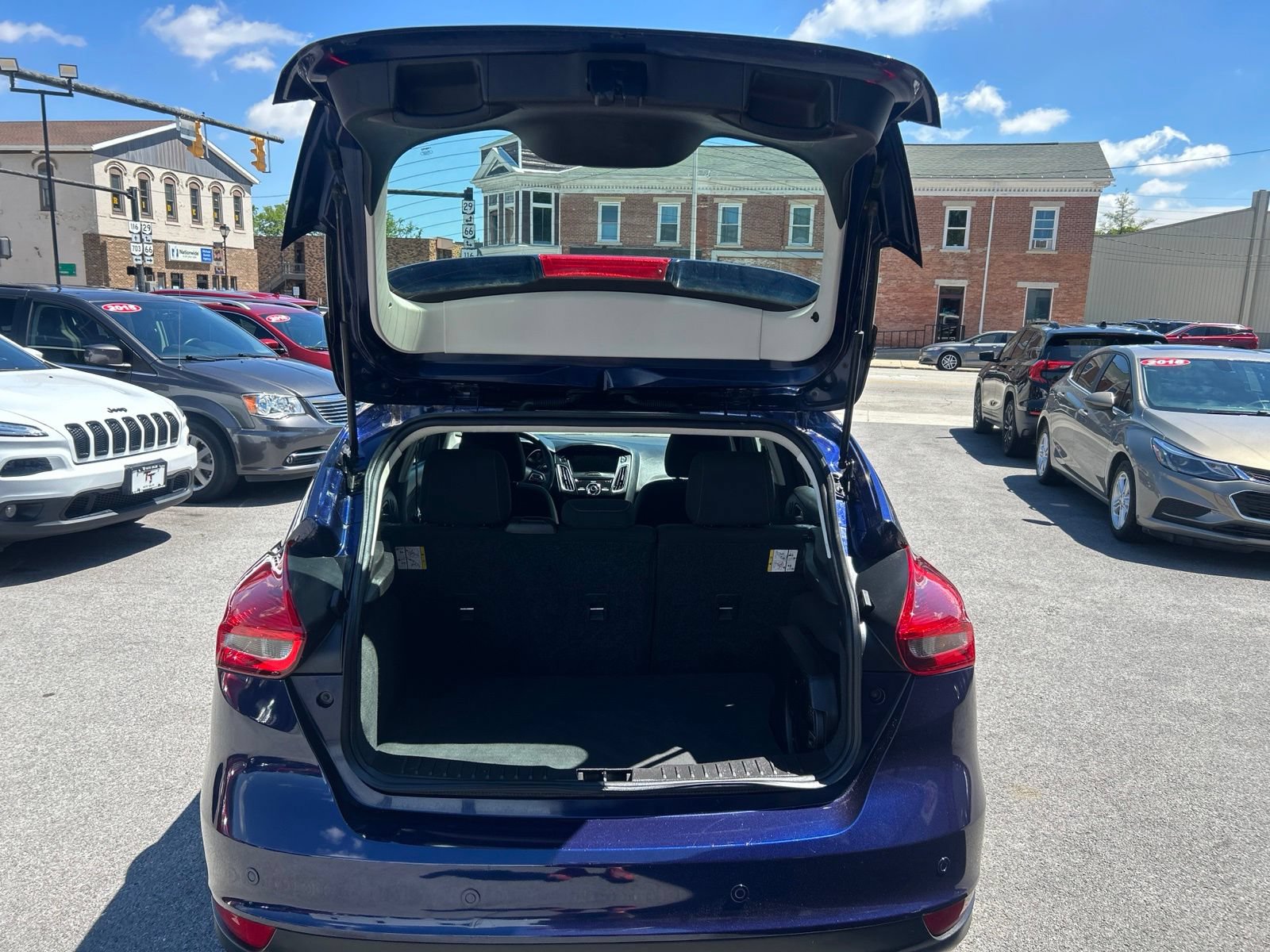 Used 2017 Ford Focus SEL FWD image 4