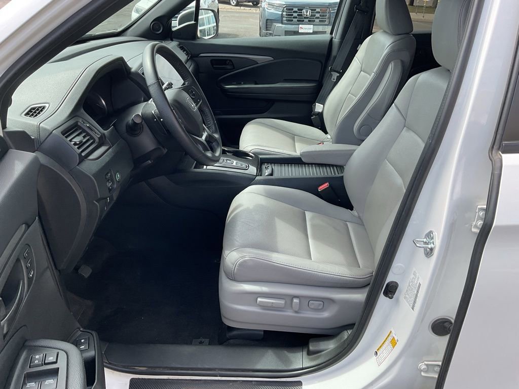 Used 2023 Honda Passport EX-L image 10