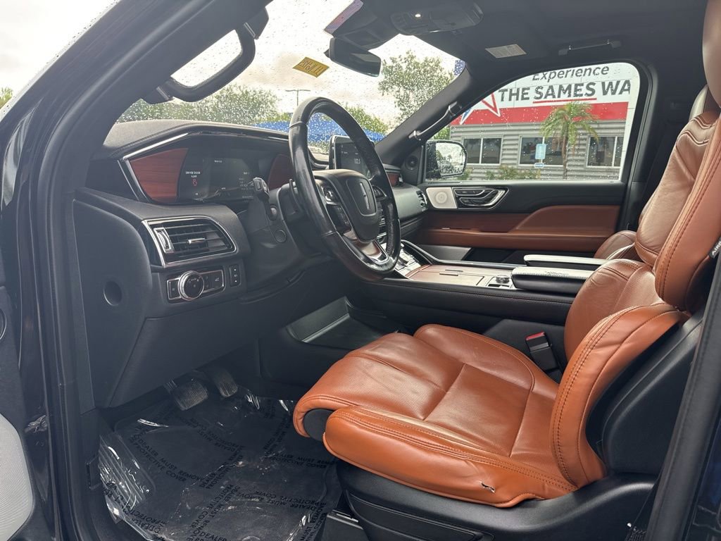 Used 2020 Lincoln Navigator L Reserve w/ Equipment Group 208A Reserve AWD/4WD image 13