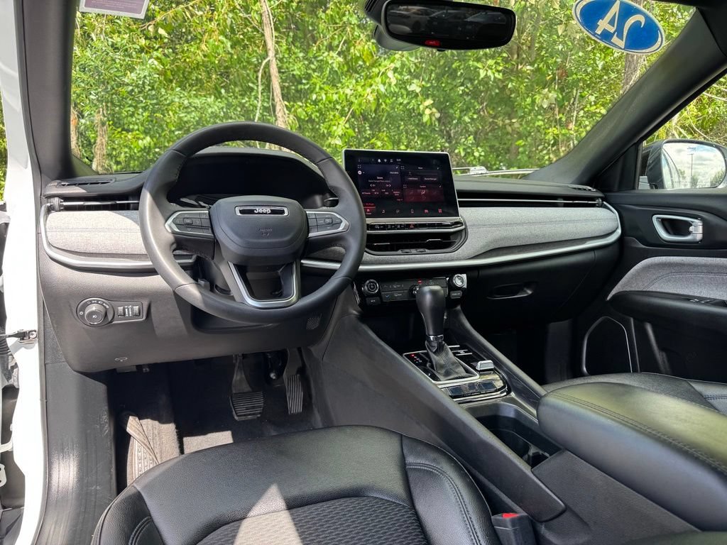 Used 2024 Jeep Compass Latitude AWD/4WD image 10
