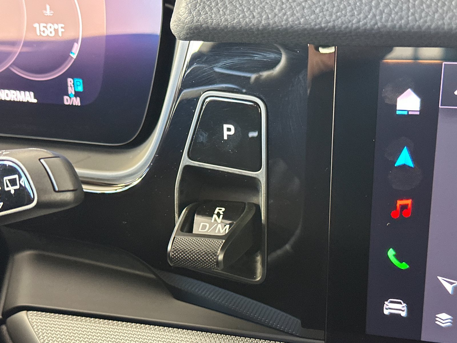 Certified 2025 Porsche Cayenne AWD/4WD image 26