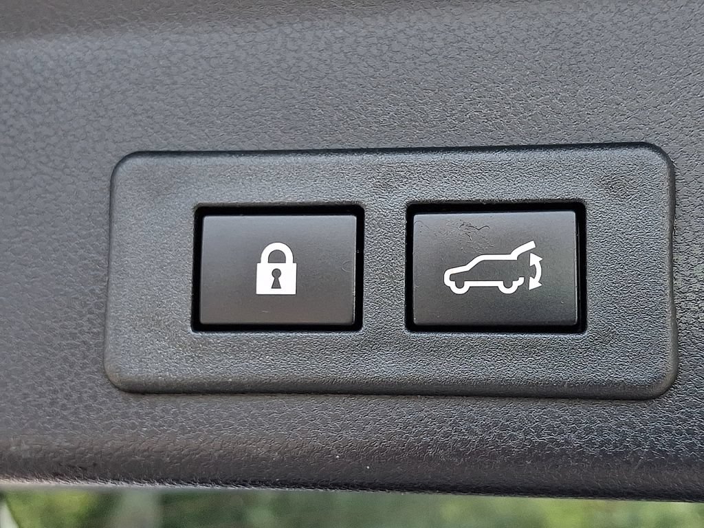 Used 2022 Subaru Ascent Limited w/ Technology Package AWD/4WD image 33