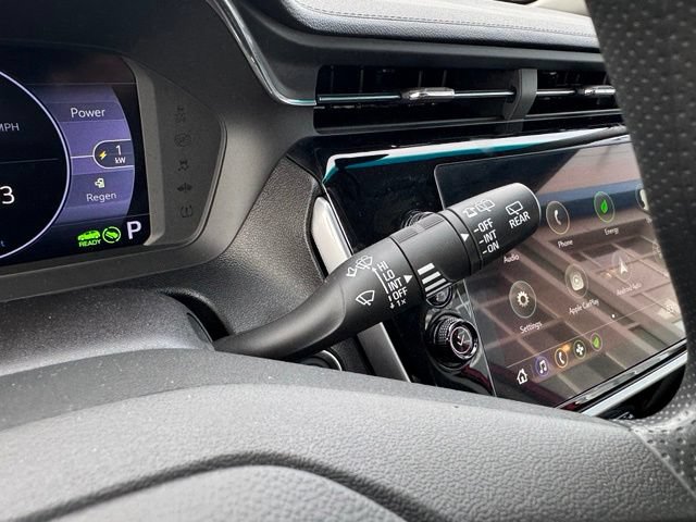 Used 2023 Chevrolet Bolt LT FWD image 30