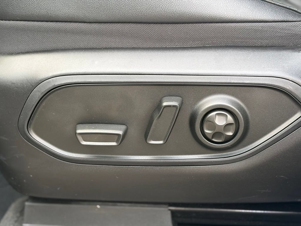 Used 2023 Jeep Grand Cherokee Altitude AWD/4WD image 23