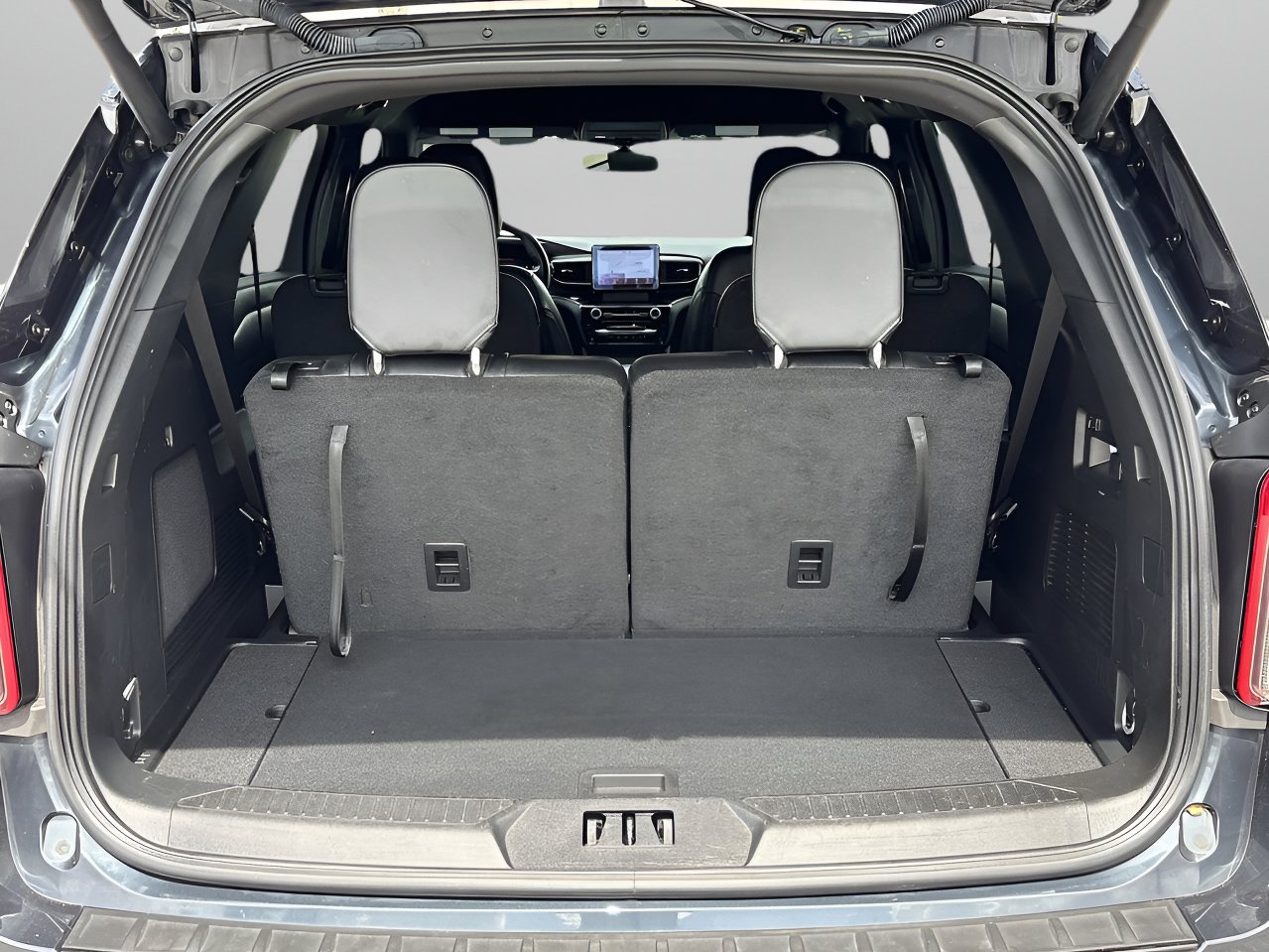 Certified 2023 Ford Explorer ST-Line w/ Class IV Trailer Tow Package image 8