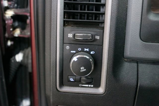 Used 2016 RAM 1500 Express AWD/4WD image 12